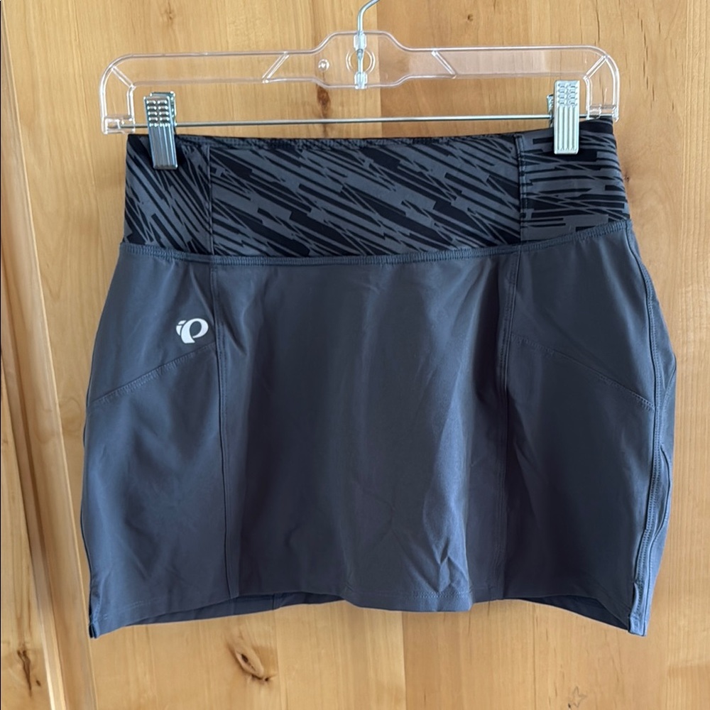 Pearl Izumi Charcoal Tennis Skirt with Patterned Waistband